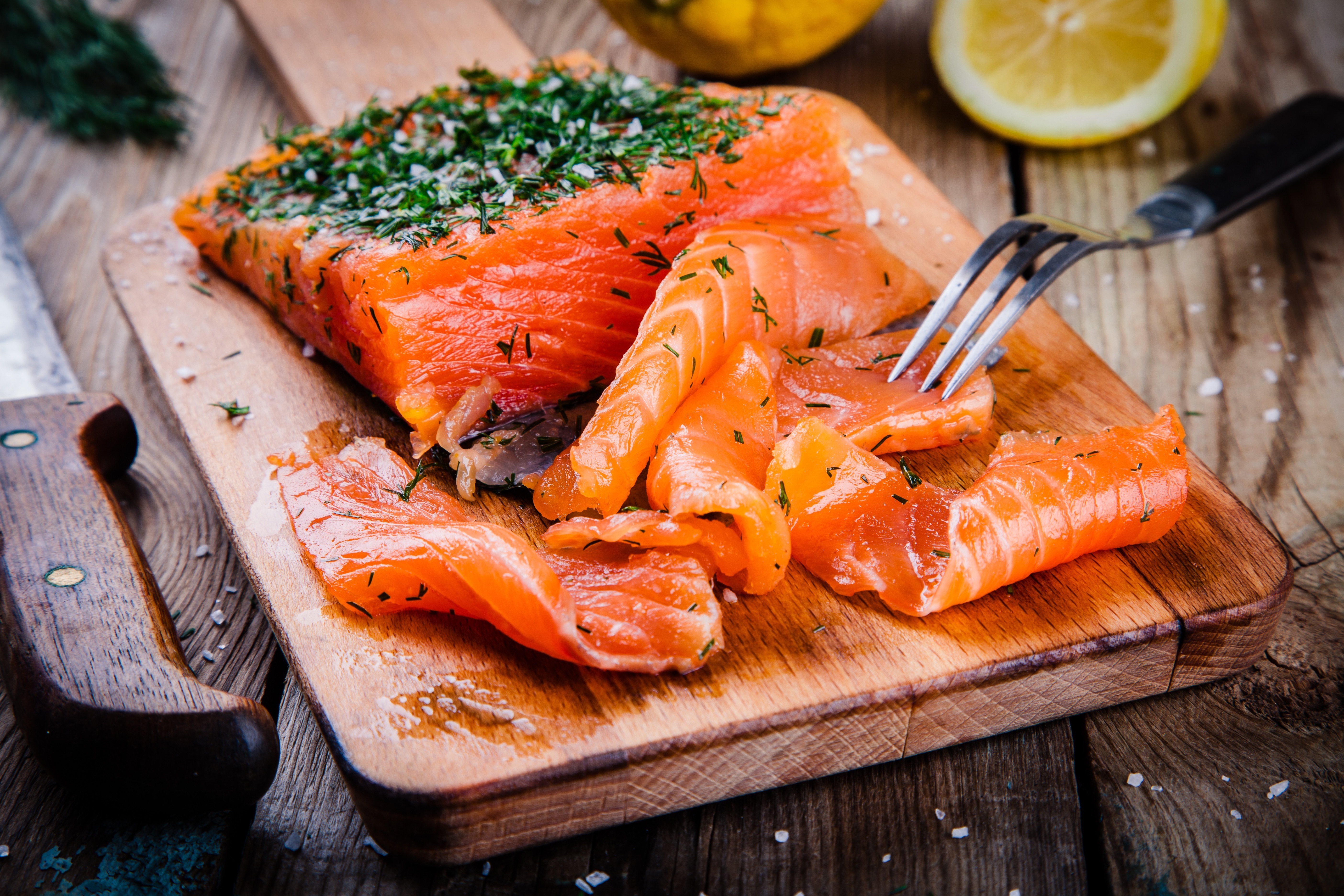 shutterstock_394688929 gravet, røkt laks