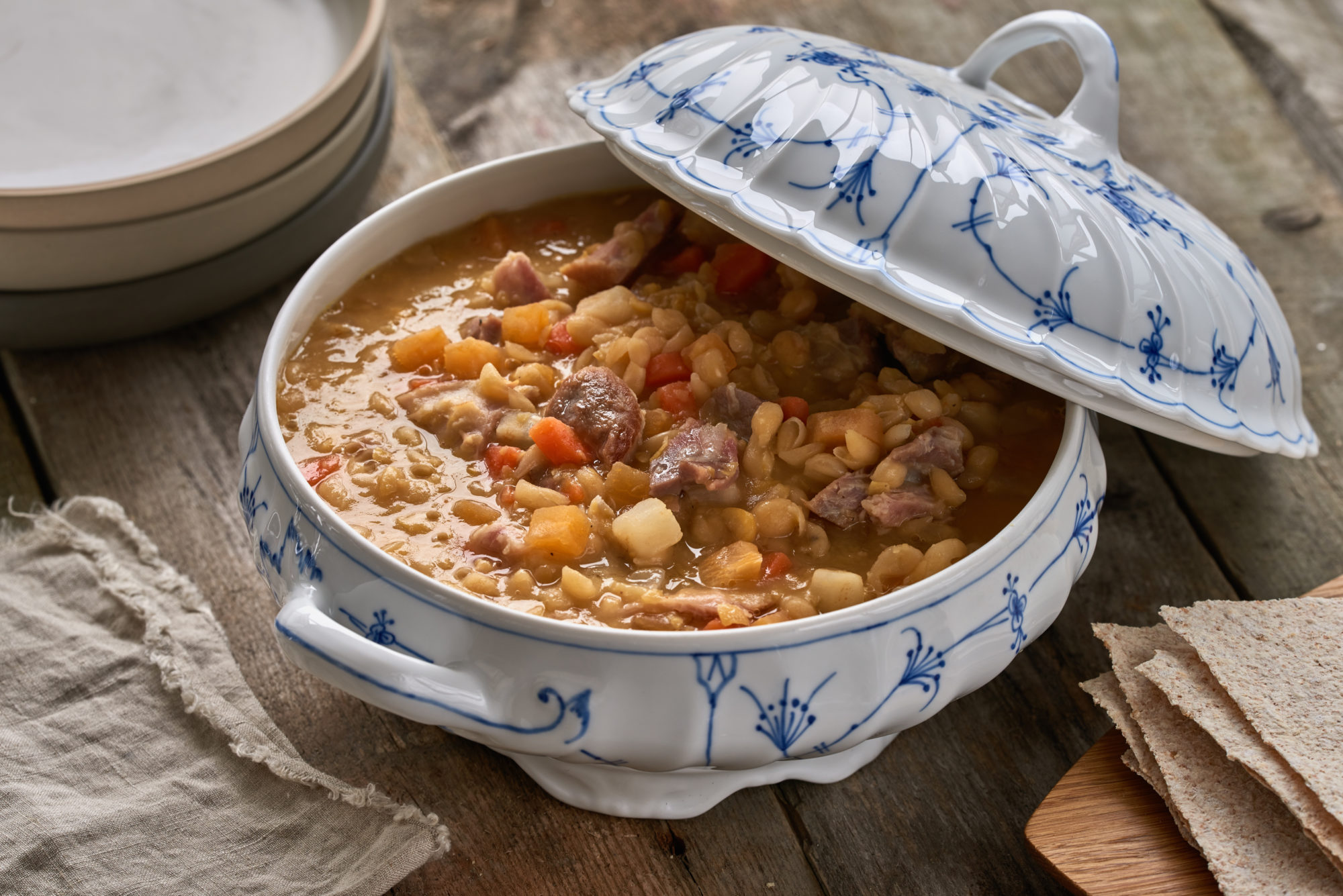 ertesuppe i terrine