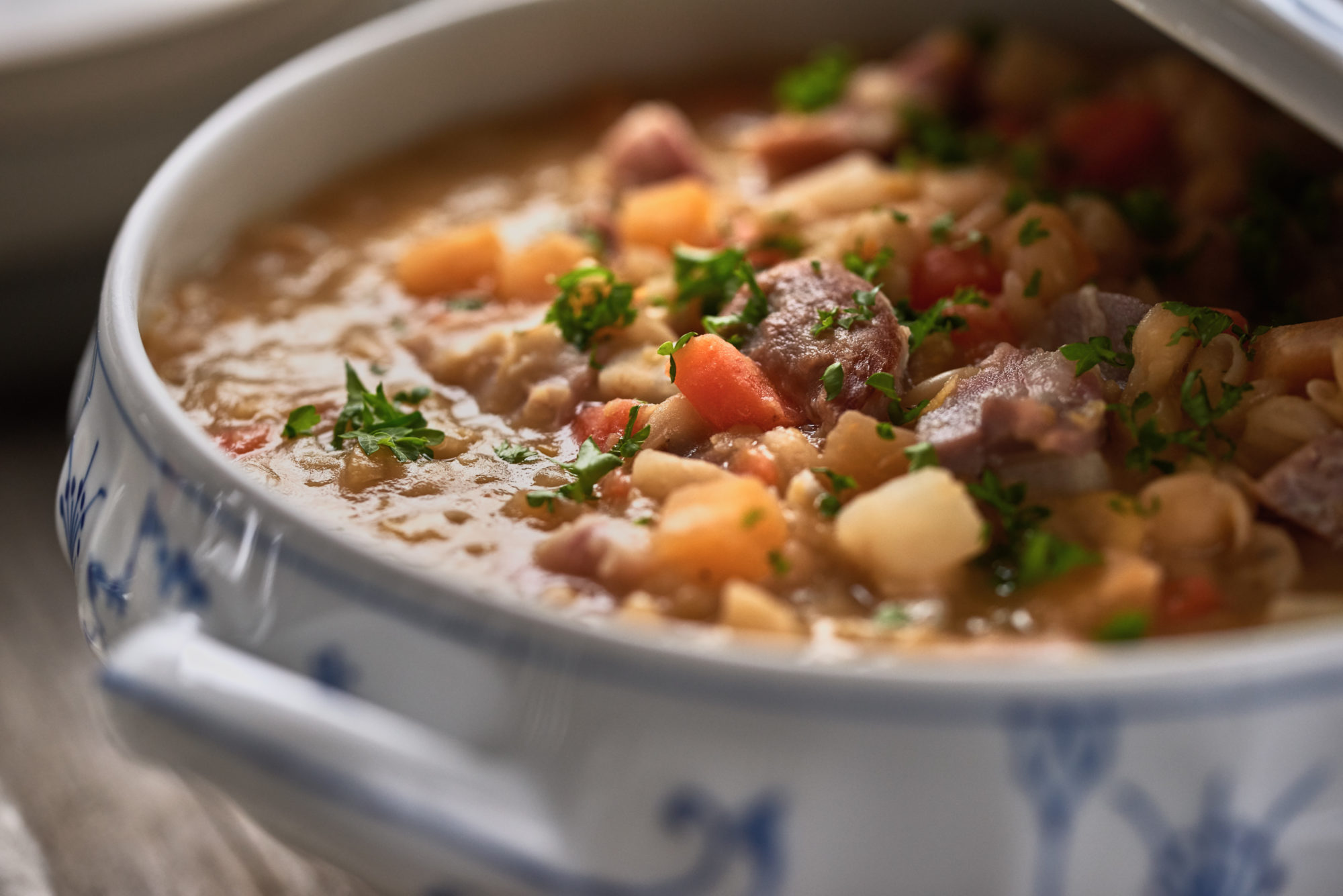 ertesuppe i terrine